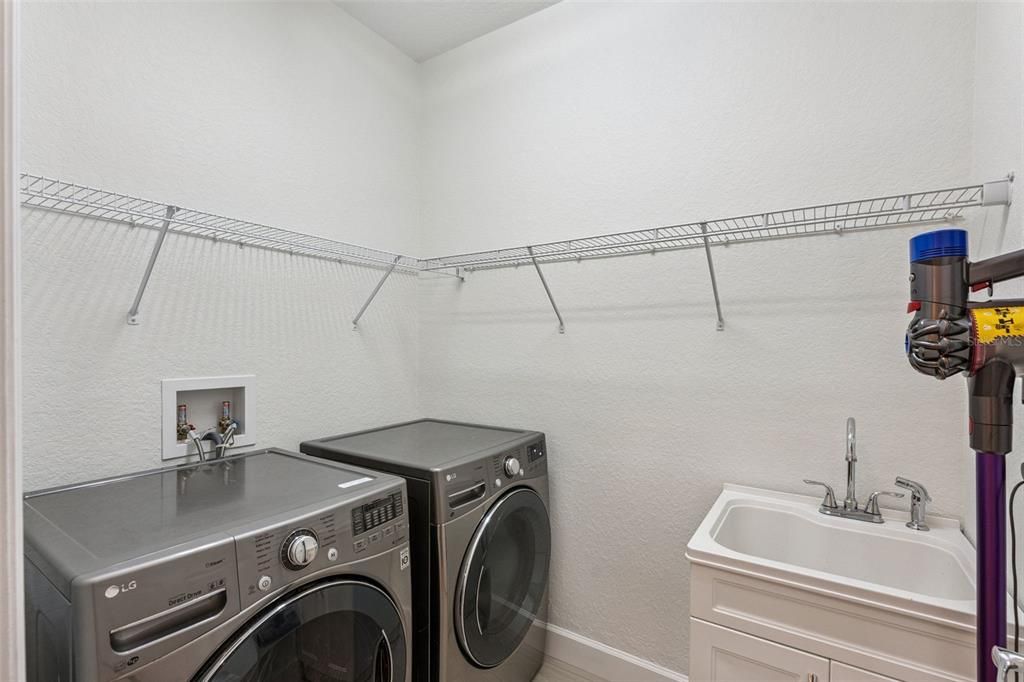 En Renta: $4,200 (4 camas, 3 baños, 2639 Pies cuadrados)