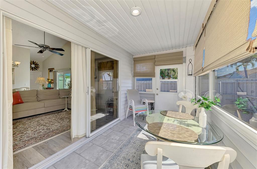 待售: $329,900 (2 贝兹, 2 浴室, 1241 平方英尺)