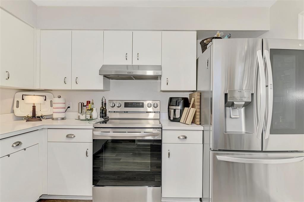 待售: $329,900 (2 贝兹, 2 浴室, 1241 平方英尺)