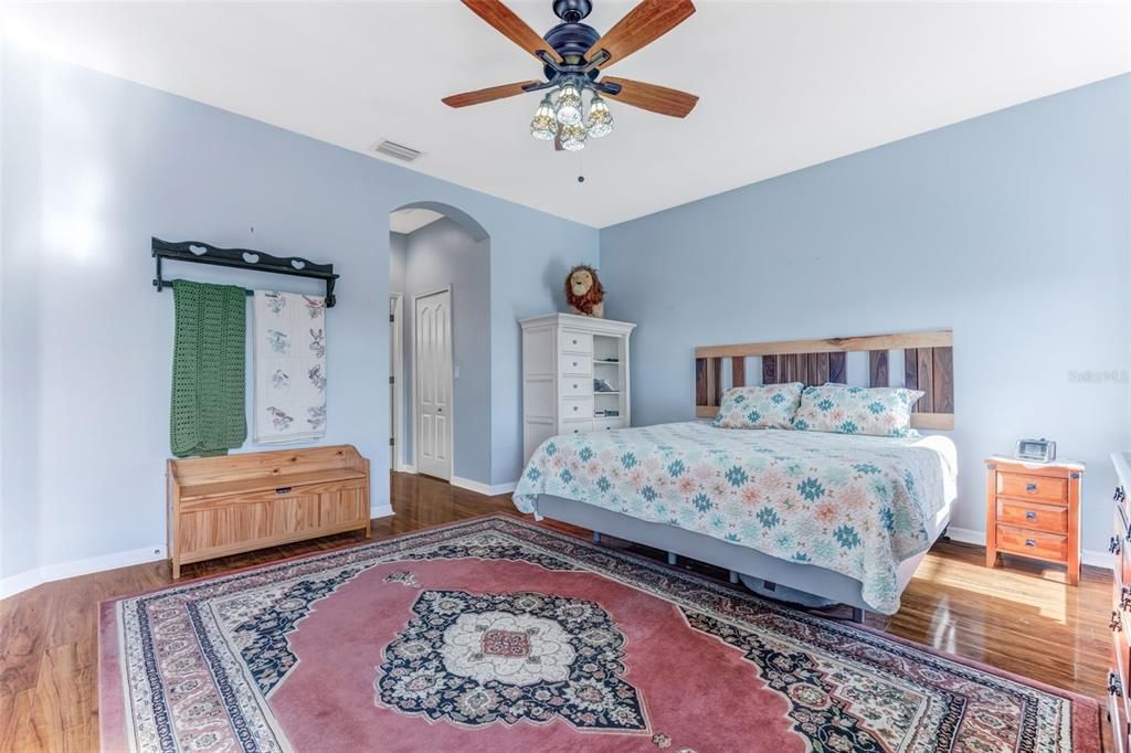 En Venta: $520,000 (4 camas, 3 baños, 2696 Pies cuadrados)