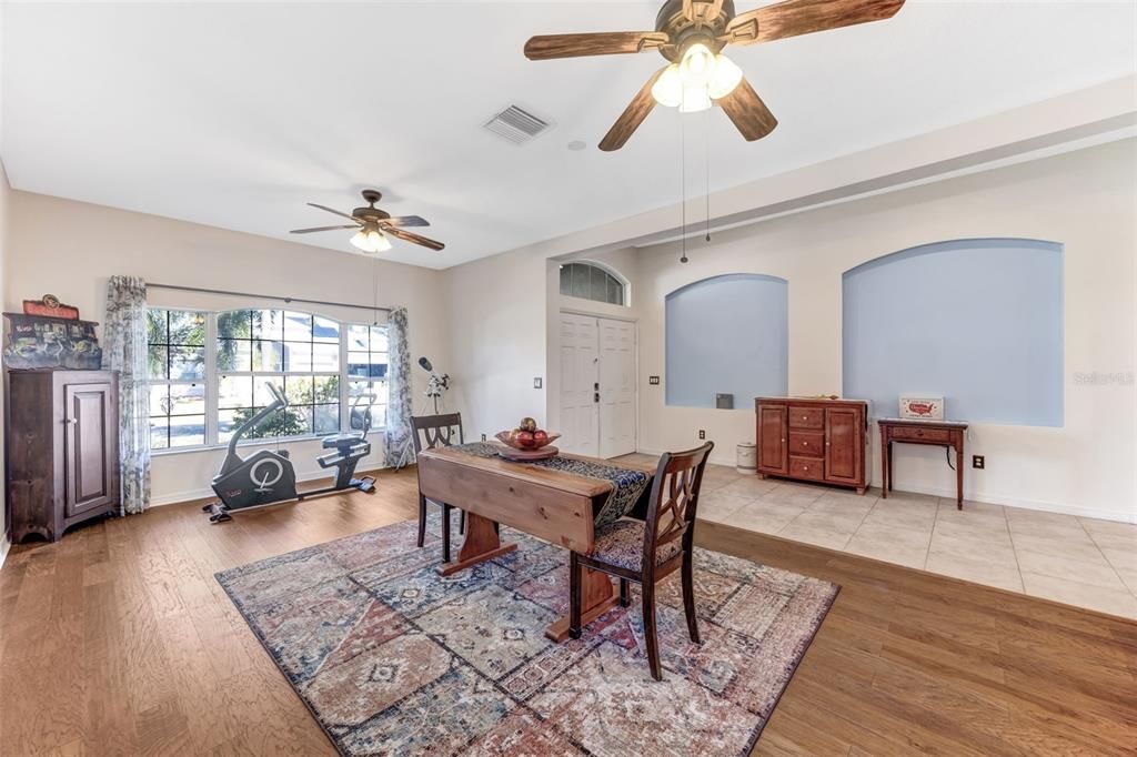 En Venta: $520,000 (4 camas, 3 baños, 2696 Pies cuadrados)