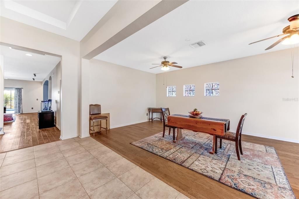 En Venta: $520,000 (4 camas, 3 baños, 2696 Pies cuadrados)