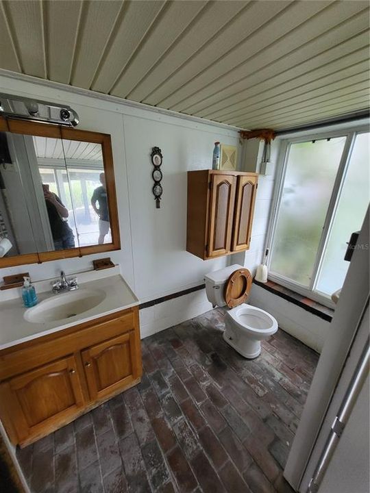 待售: $425,000 (2 贝兹, 2 浴室, 864 平方英尺)