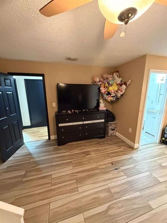 For Sale: $410,000 (4 beds, 2 baths, 1510 Square Feet)