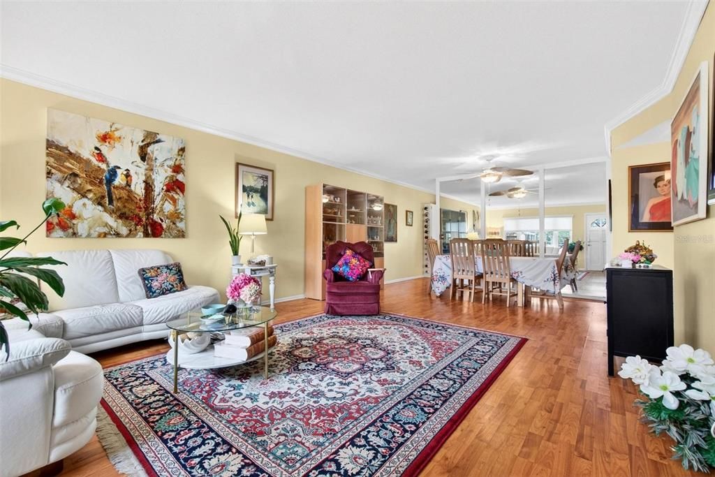 For Sale: $159,000 (2 beds, 2 baths, 1400 Square Feet)