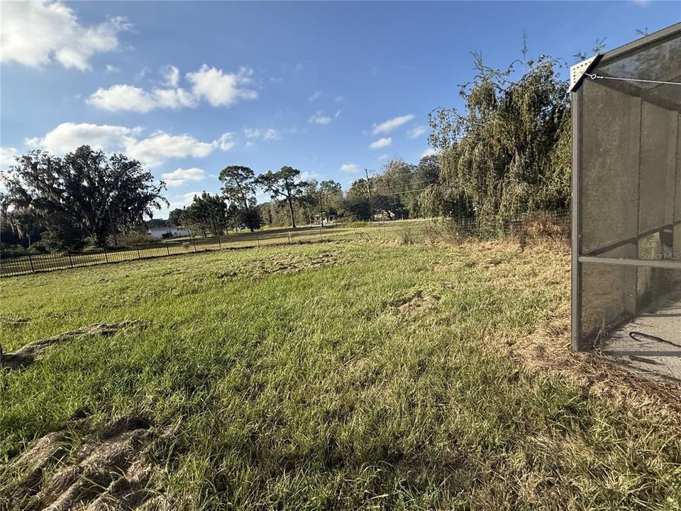 For Sale: $129,900 (2 beds, 1 baths, 1260 Square Feet)