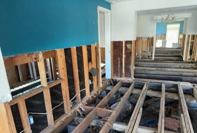 For Sale: $129,900 (2 beds, 1 baths, 1260 Square Feet)