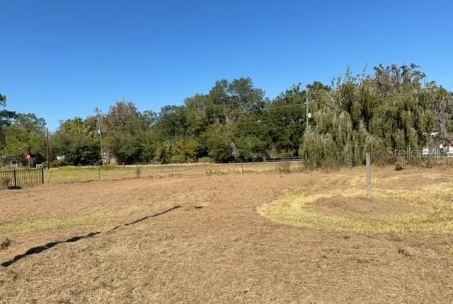 For Sale: $129,900 (2 beds, 1 baths, 1260 Square Feet)