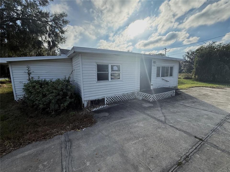 For Sale: $129,900 (2 beds, 1 baths, 1260 Square Feet)