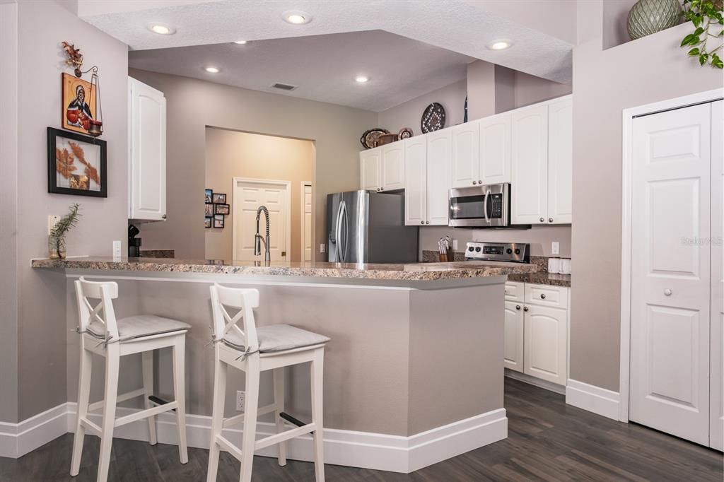 待售: $599,900 (4 贝兹, 3 浴室, 2139 平方英尺)