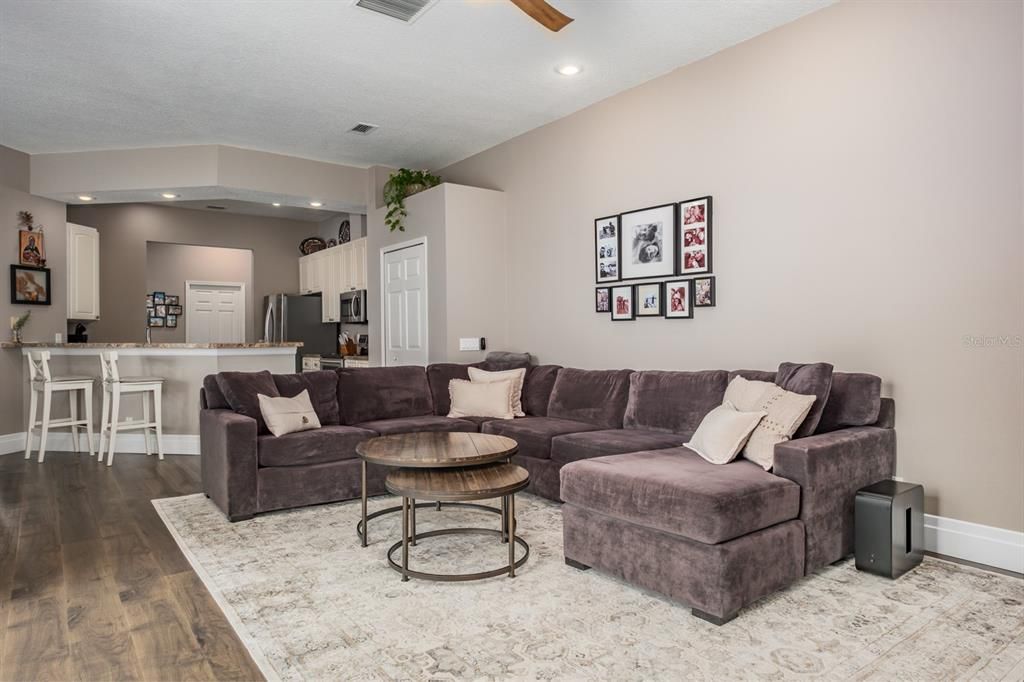 待售: $599,900 (4 贝兹, 3 浴室, 2139 平方英尺)