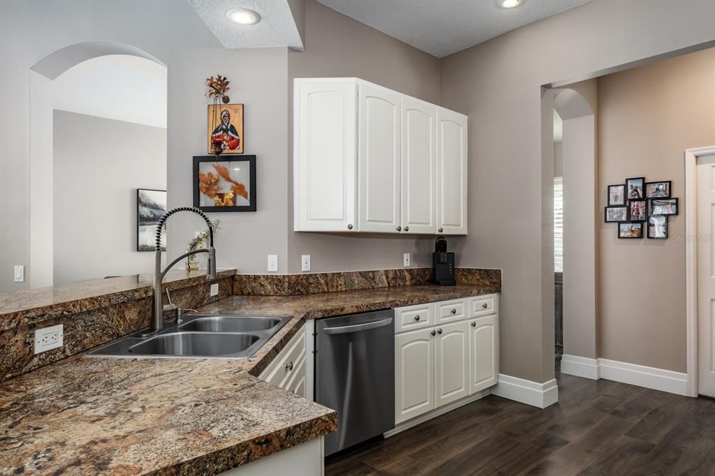 待售: $599,900 (4 贝兹, 3 浴室, 2139 平方英尺)