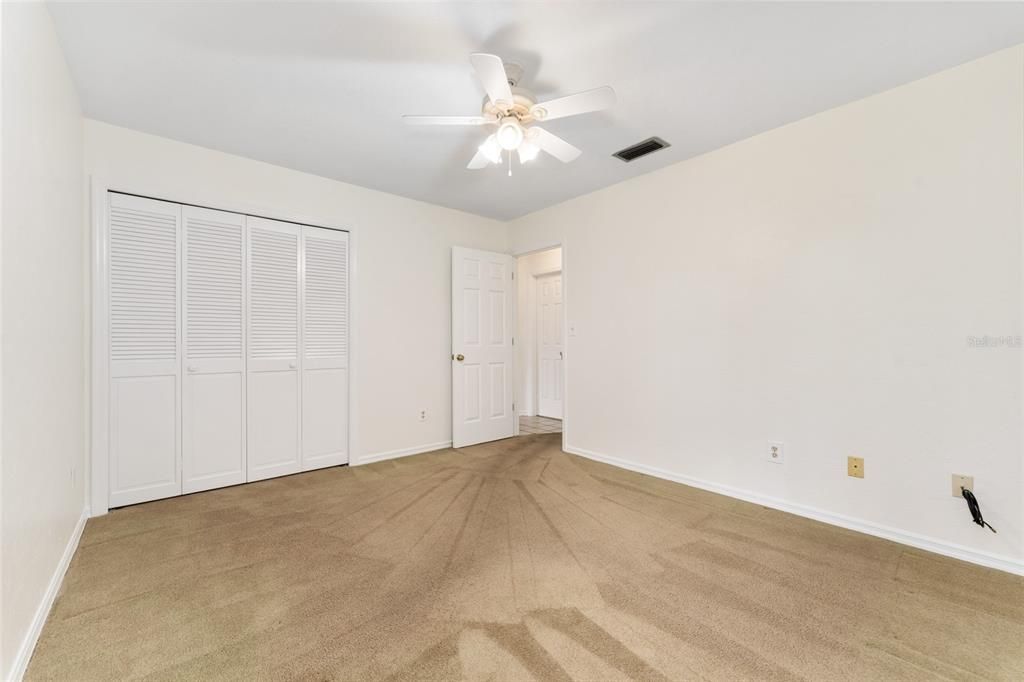 待售: $615,000 (4 贝兹, 2 浴室, 2410 平方英尺)