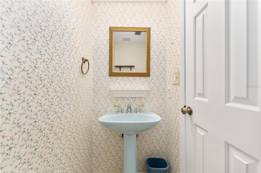 待售: $615,000 (4 贝兹, 2 浴室, 2410 平方英尺)