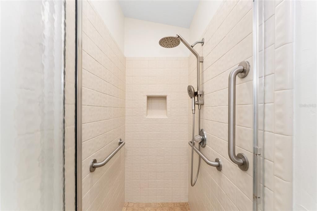 待售: $615,000 (4 贝兹, 2 浴室, 2410 平方英尺)