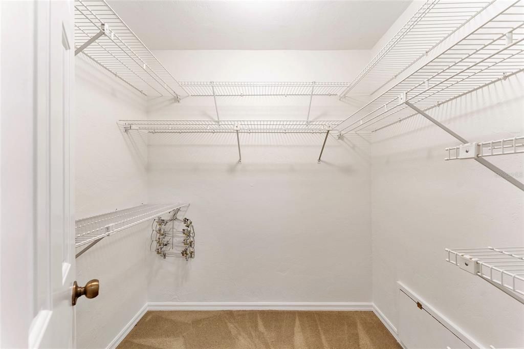 待售: $615,000 (4 贝兹, 2 浴室, 2410 平方英尺)