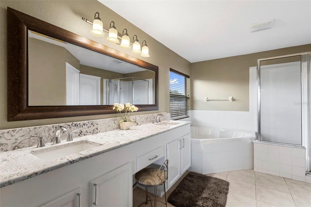 待售: $564,400 (4 贝兹, 2 浴室, 2800 平方英尺)