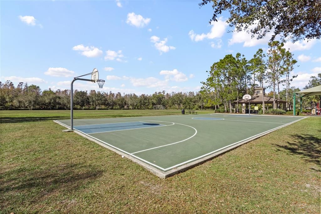 待售: $564,400 (4 贝兹, 2 浴室, 2800 平方英尺)