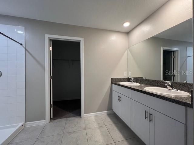 For Rent: $2,500 (5 beds, 2 baths, 2217 Square Feet)