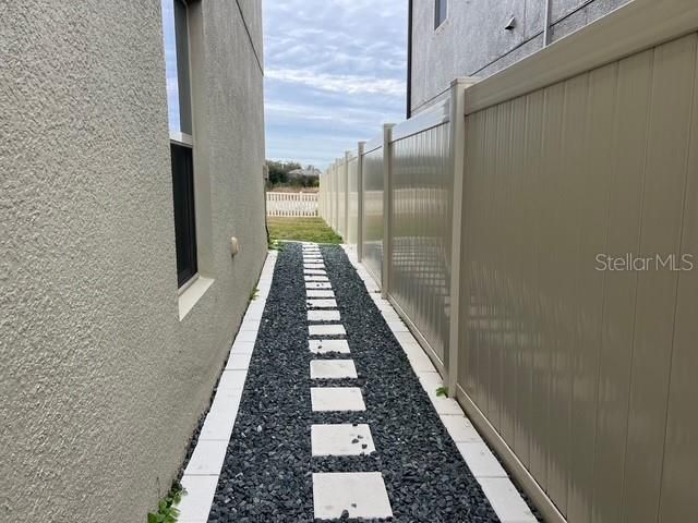 For Rent: $2,500 (5 beds, 2 baths, 2217 Square Feet)