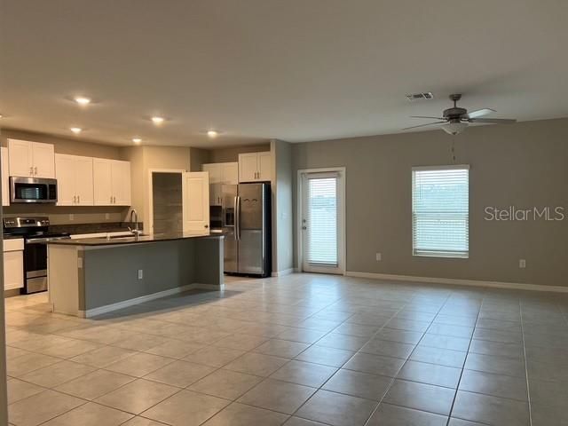 For Rent: $2,500 (5 beds, 2 baths, 2217 Square Feet)