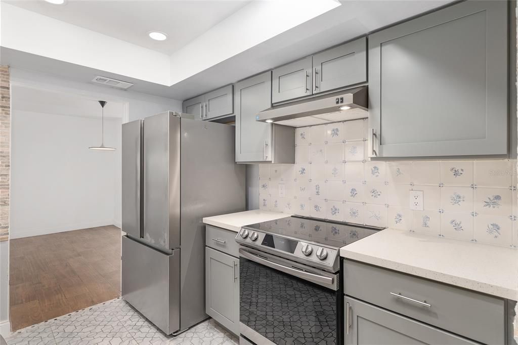 На продажу: $399,000 (3 спален, 2 ванн, 1963 Квадратных фут)