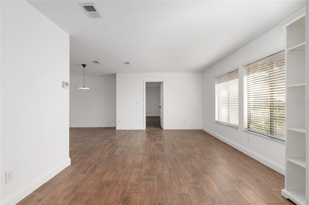 На продажу: $399,000 (3 спален, 2 ванн, 1963 Квадратных фут)