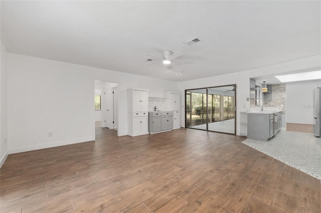 На продажу: $399,000 (3 спален, 2 ванн, 1963 Квадратных фут)