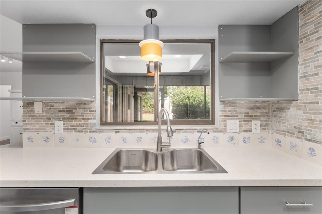 На продажу: $399,000 (3 спален, 2 ванн, 1963 Квадратных фут)