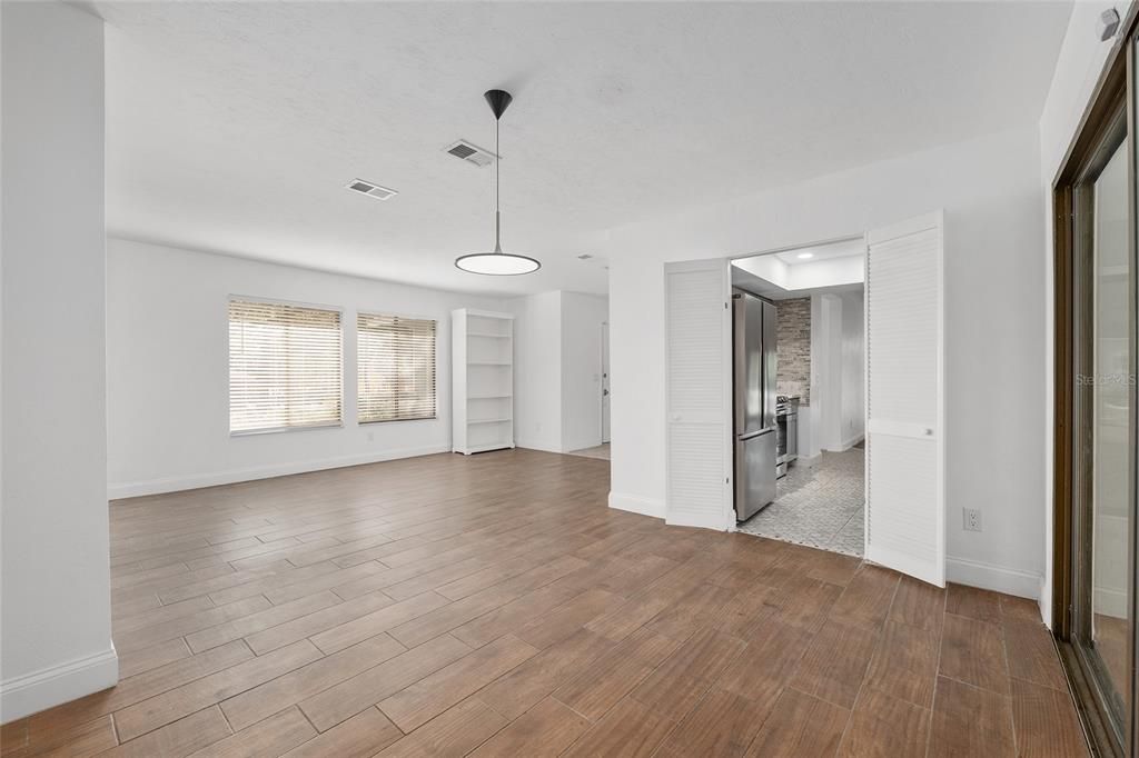 На продажу: $399,000 (3 спален, 2 ванн, 1963 Квадратных фут)