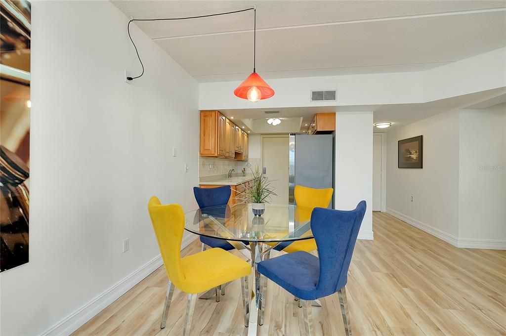 En Venta: $375,000 (2 camas, 2 baños, 1046 Pies cuadrados)