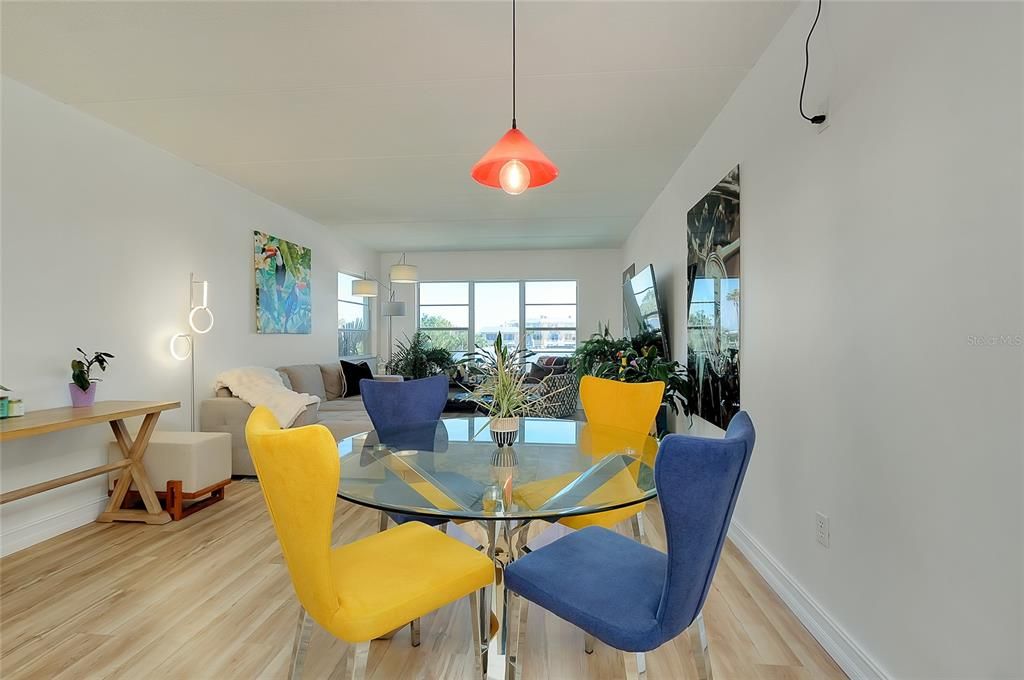 En Venta: $375,000 (2 camas, 2 baños, 1046 Pies cuadrados)