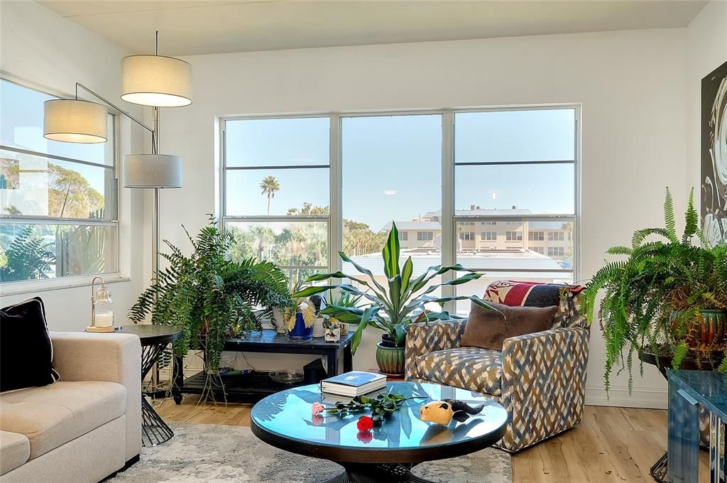 En Venta: $375,000 (2 camas, 2 baños, 1046 Pies cuadrados)