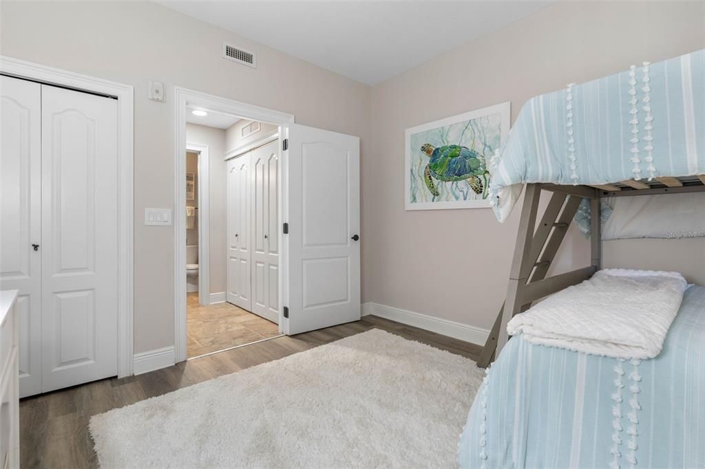 待售: $449,000 (3 贝兹, 2 浴室, 1702 平方英尺)