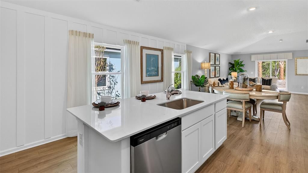 待售: $297,990 (3 贝兹, 2 浴室, 1646 平方英尺)