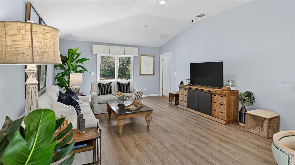 待售: $297,990 (3 贝兹, 2 浴室, 1646 平方英尺)