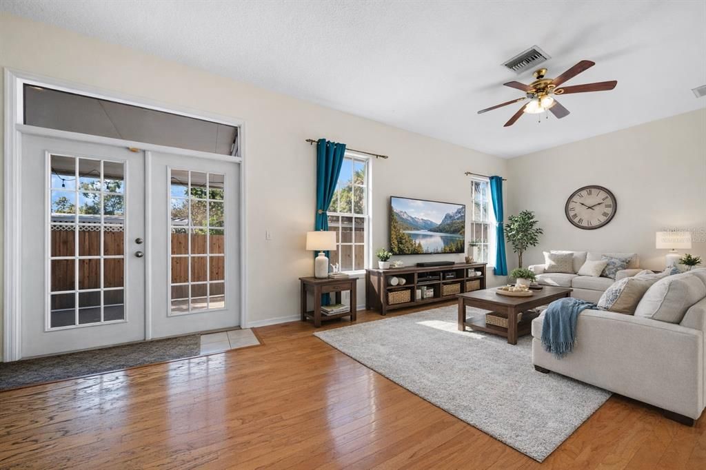 For Sale: $550,000 (3 beds, 2 baths, 2239 Square Feet)