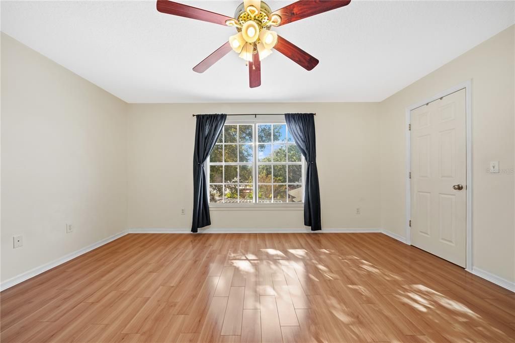 For Sale: $550,000 (3 beds, 2 baths, 2239 Square Feet)