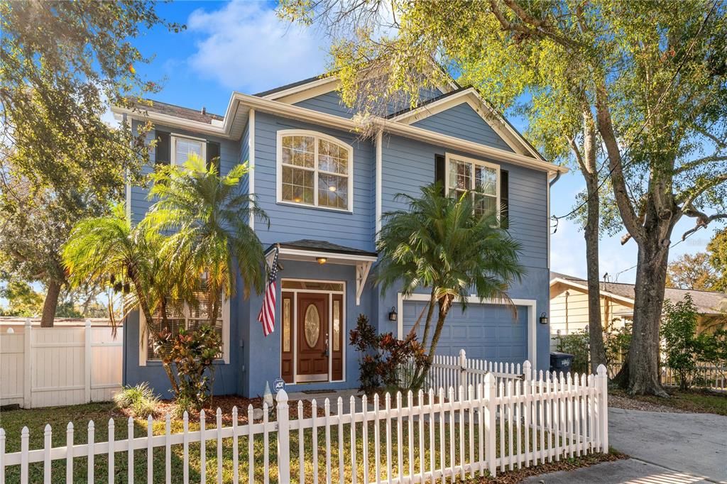 For Sale: $550,000 (3 beds, 2 baths, 2239 Square Feet)