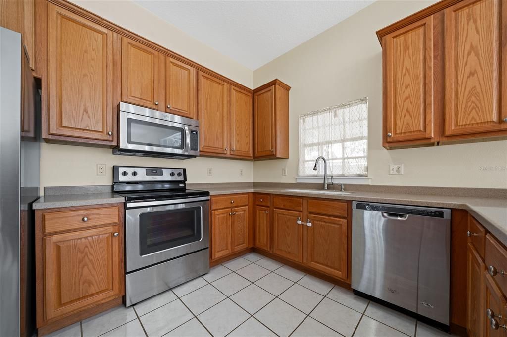 For Sale: $550,000 (3 beds, 2 baths, 2239 Square Feet)