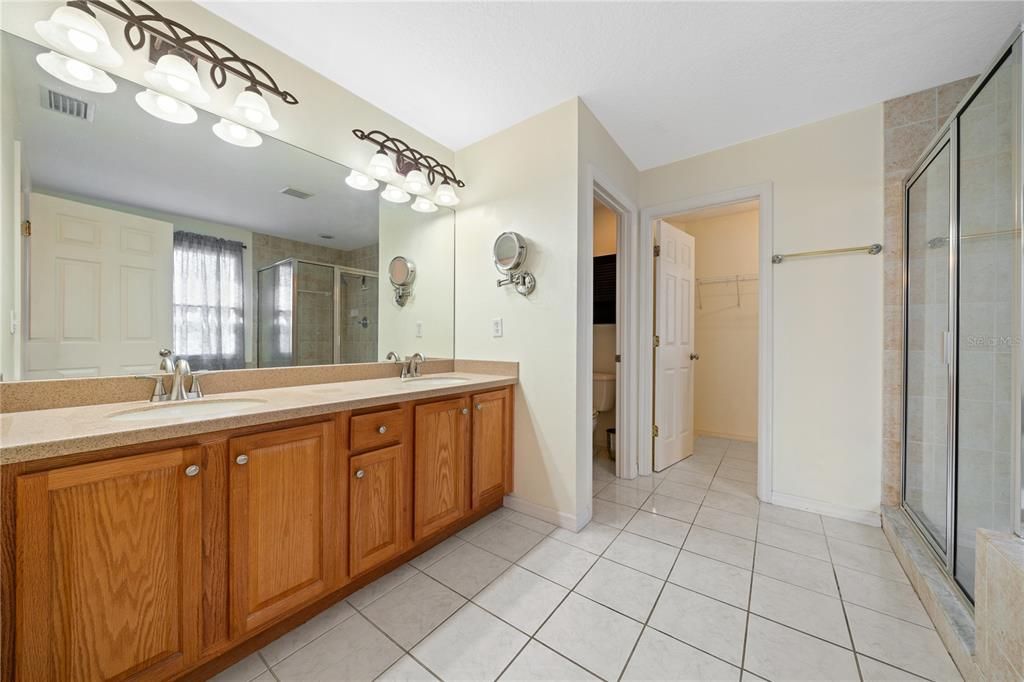 For Sale: $550,000 (3 beds, 2 baths, 2239 Square Feet)