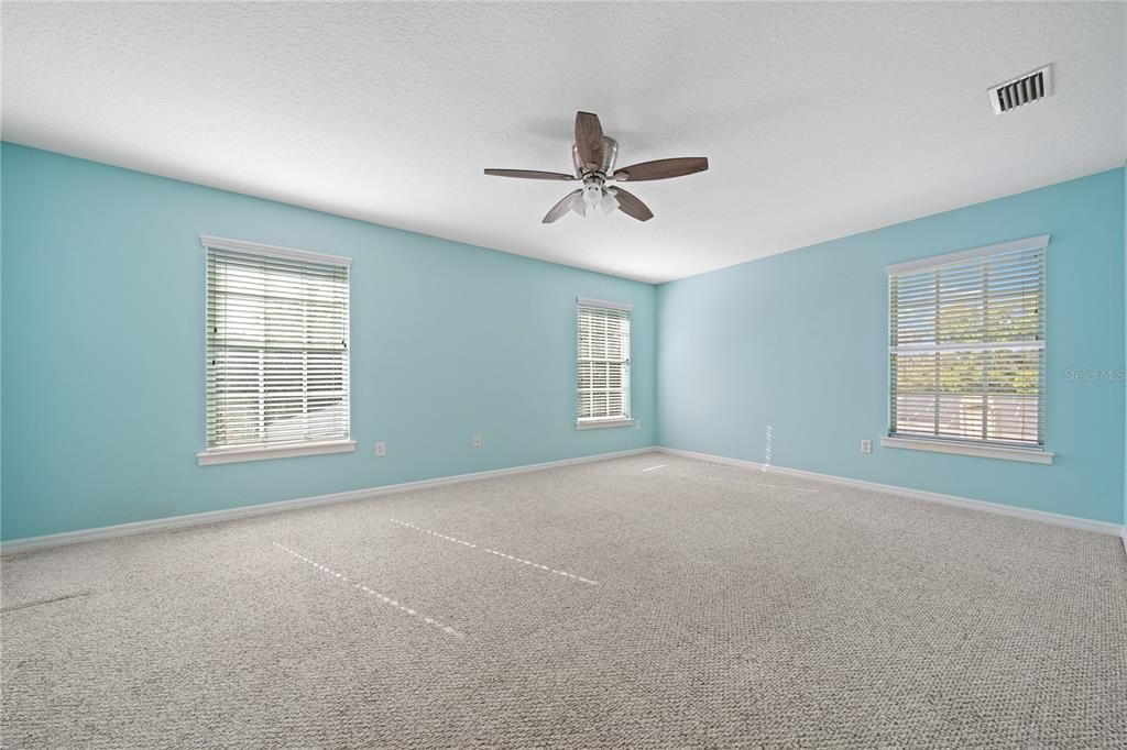 For Sale: $550,000 (3 beds, 2 baths, 2239 Square Feet)