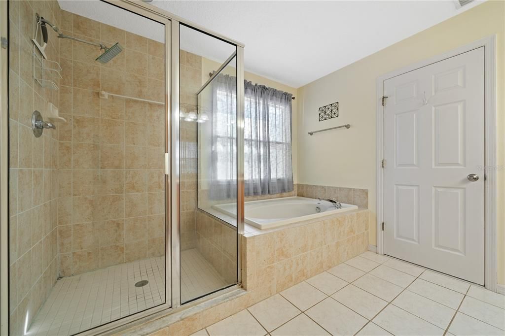 For Sale: $550,000 (3 beds, 2 baths, 2239 Square Feet)