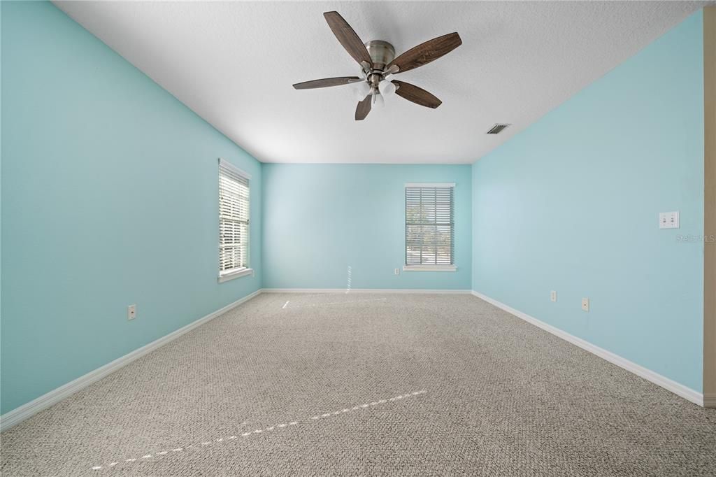 For Sale: $550,000 (3 beds, 2 baths, 2239 Square Feet)