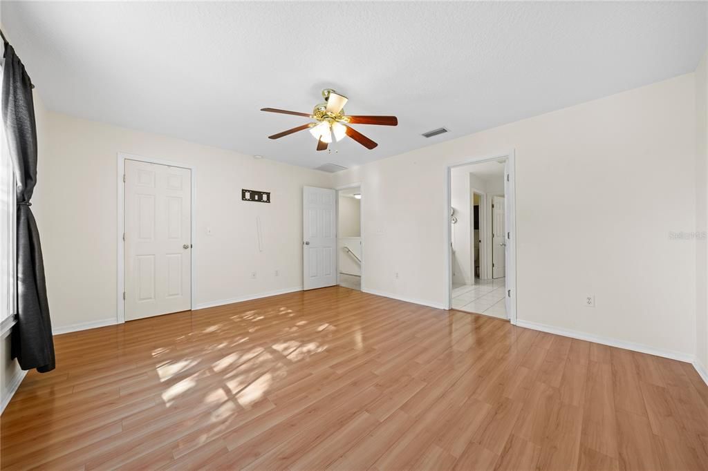 For Sale: $550,000 (3 beds, 2 baths, 2239 Square Feet)