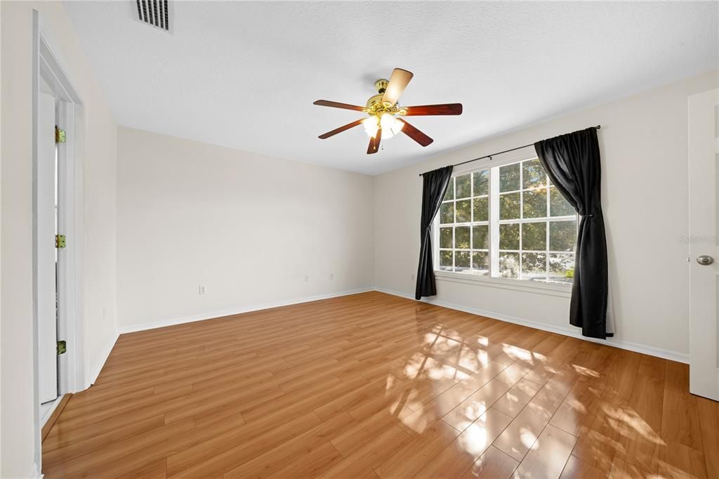 For Sale: $550,000 (3 beds, 2 baths, 2239 Square Feet)