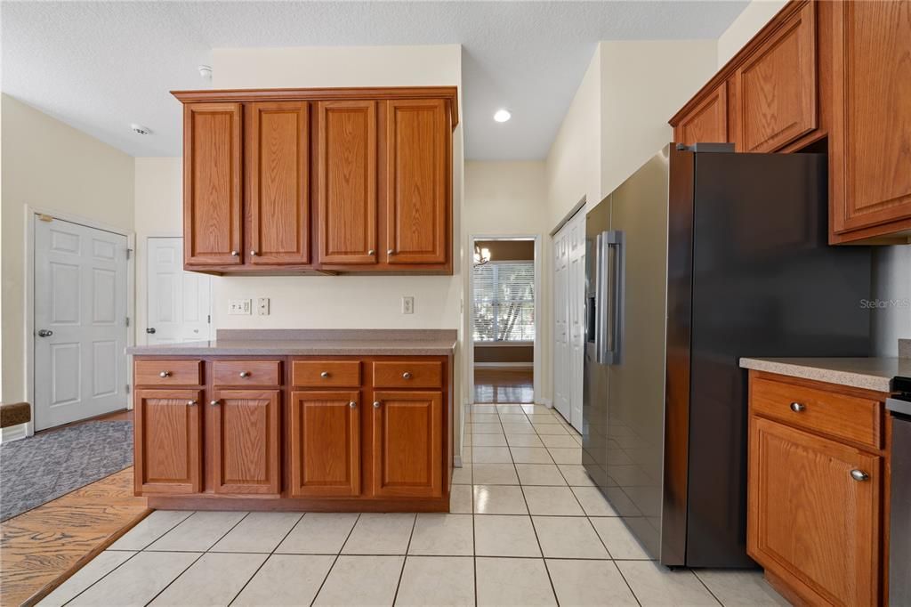 For Sale: $550,000 (3 beds, 2 baths, 2239 Square Feet)