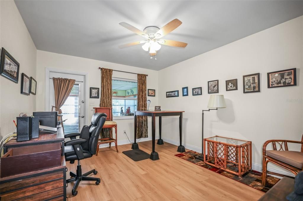 For Sale: $170,000 (2 beds, 2 baths, 1022 Square Feet)