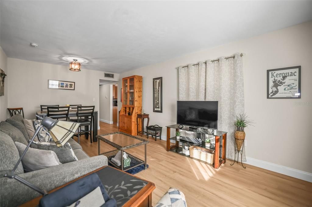 For Sale: $170,000 (2 beds, 2 baths, 1022 Square Feet)