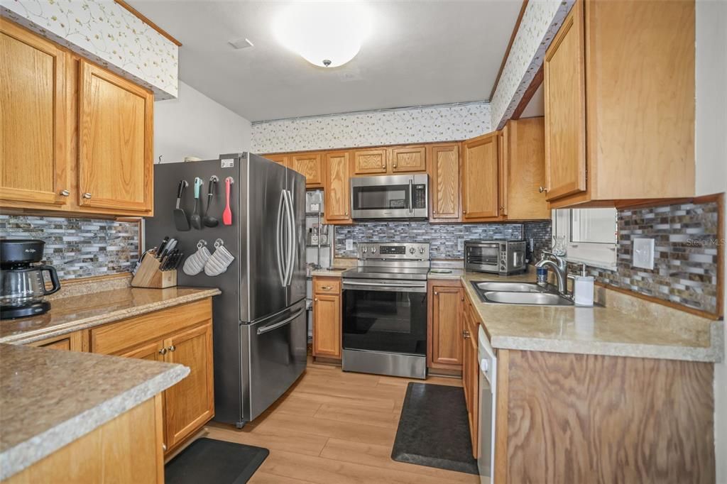 For Sale: $170,000 (2 beds, 2 baths, 1022 Square Feet)
